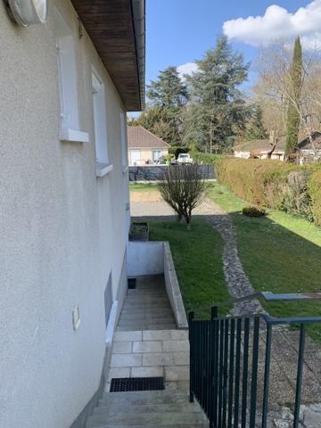 BEAU PAVILLON EN BON ÉTAT T6 RÉSIDENCE JULES VERNE CHÂTELLERAULT Réf 2624