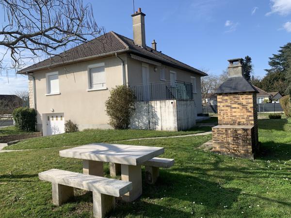 BEAU PAVILLON EN BON ÉTAT T6 RÉSIDENCE JULES VERNE CHÂTELLERAULT Réf 2624