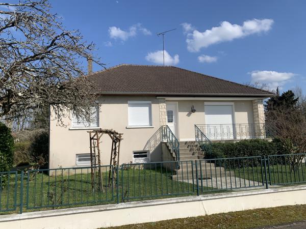 BEAU PAVILLON EN BON ÉTAT T6 RÉSIDENCE JULES VERNE CHÂTELLERAULT Réf 2624