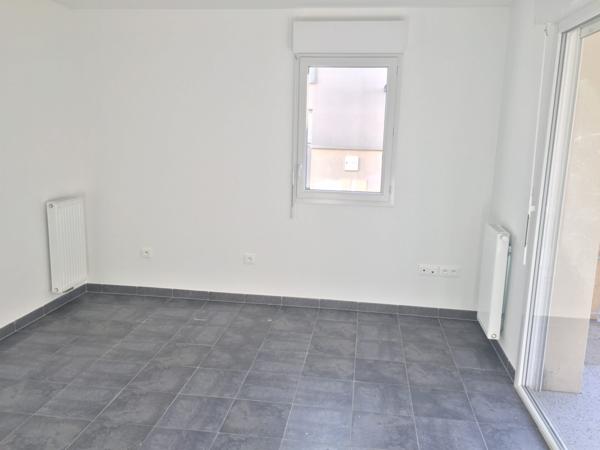 T2 avec terrasse et place de stationnement Lagord bourg