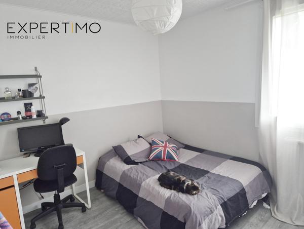 Poitiers (86000) Poitiers - F6 rénové avec 4 chambres + parking couvert + cave