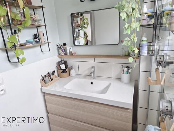 Poitiers (86000) Poitiers - F6 rénové avec 4 chambres + parking couvert + cave