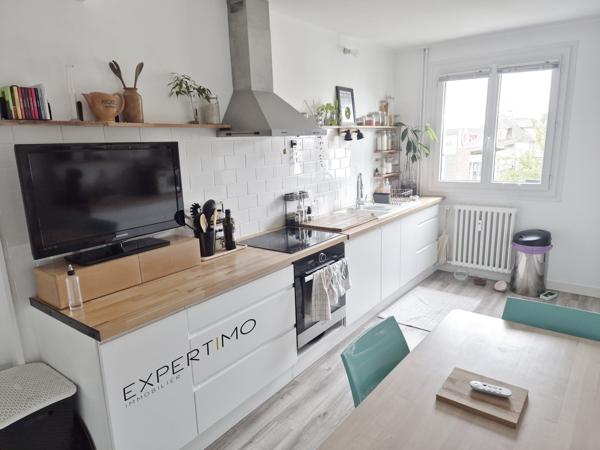 Poitiers (86000) Poitiers - F6 rénové avec 4 chambres + parking couvert + cave