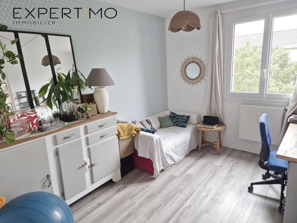 Poitiers (86000) Poitiers - F6 rénové avec 4 chambres + parking couvert + cave