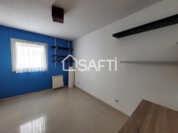 T4 AVEC TERRASSE - 2 PLACES DE PARKING ET CAVE