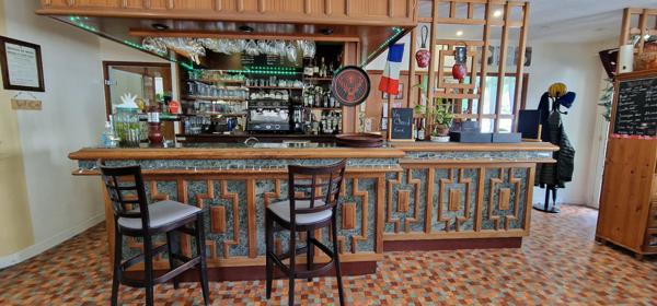 Local Commercial 22 pièces - 451 m²