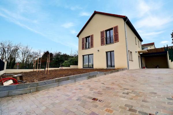 L'ETANG LA VILLE - Maison en parfait état, idéalement située proche des transports