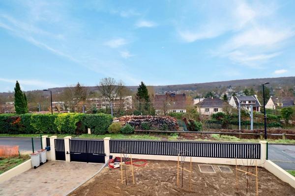 L'ETANG LA VILLE - Maison en parfait état, idéalement située proche des transports