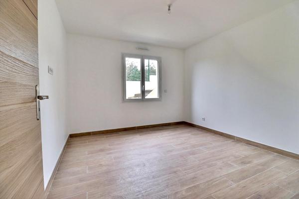 L'ETANG LA VILLE - Maison en parfait état, idéalement située proche des transports