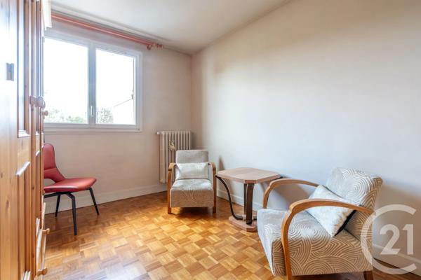 Appartement F5 à vendre  4 pièces - 108,51 m 2   ST MAUR DES FOSSES  - 94