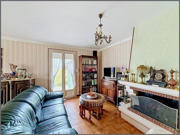 Idéalement située, en plein centre maison 4 chambres avec une vie de plain-pied