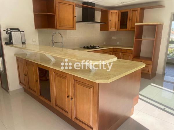 Maison
         6 pièces
        - 155 m² Bien prestige 675 000 €*