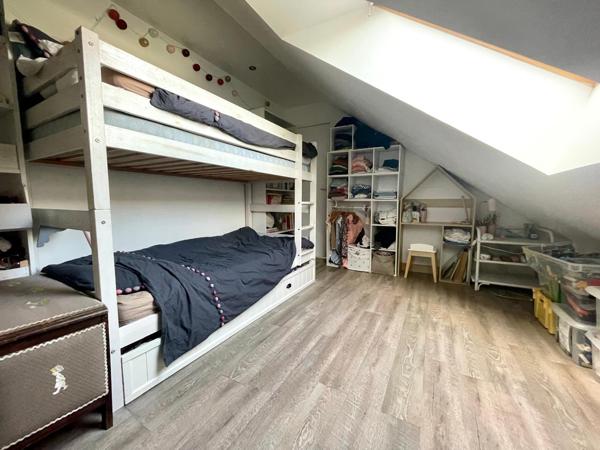 Maison
         8 pièces
        - 132 m² Exclusivité 379 000 € *