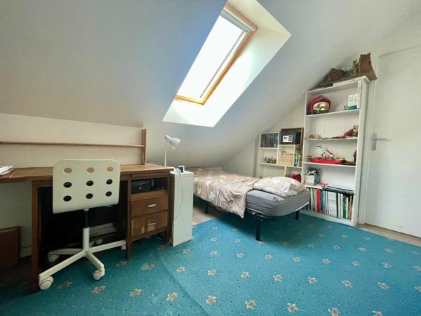 Maison
         8 pièces
        - 132 m² Exclusivité 379 000 € *