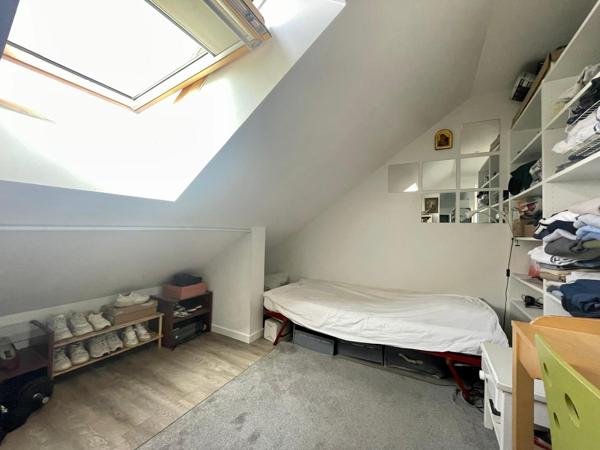 Maison
         8 pièces
        - 132 m² Exclusivité 379 000 € *