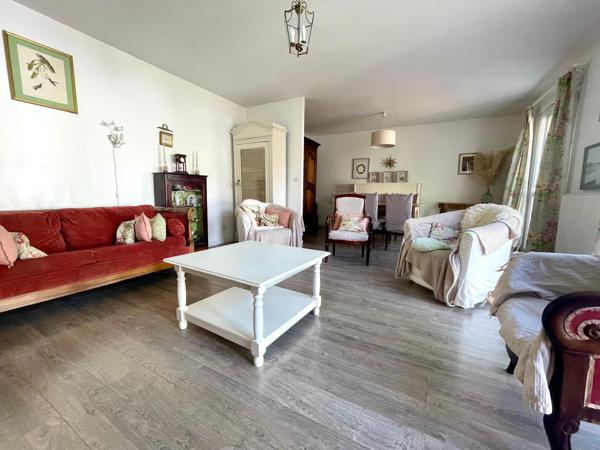Maison
         8 pièces
        - 132 m² Exclusivité 379 000 € *