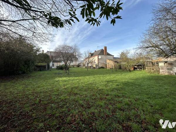 Maison à rénover avec potentiel et terrain