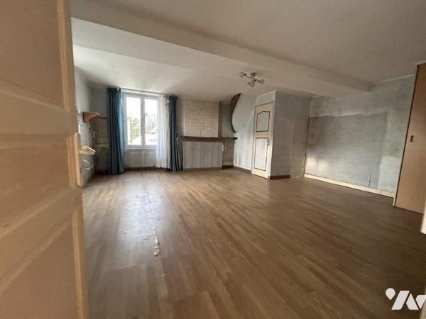 Maison à rénover avec potentiel et terrain