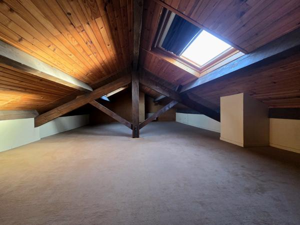 Maison 7 pièce(s) 5 chambre(s) 173 m²