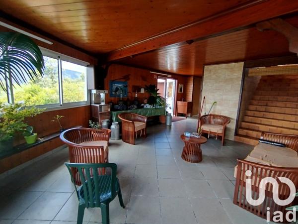 Maison rustique 10 pièces de 418 m² à Saint-Joseph (97480)