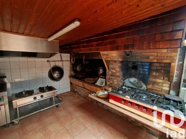 Maison rustique 10 pièces de 418 m² à Saint-Joseph (97480)