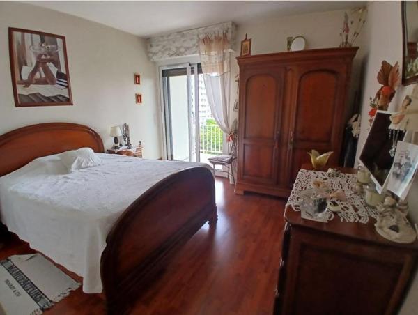 TRES BEL APPARTEMENT PROCHE DU PARC DU BOURRAN