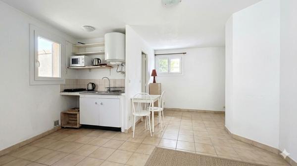 Maison en plein cœur d'Aix de 153m² De 2 x T2 et 3 x T1 - Calme et cachet