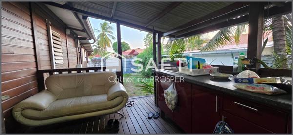 Propriété de 4 logements à vendre à Kourou