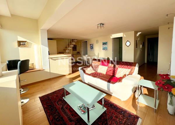 Appartement d exception 5 pieces avec vue panoramique sur le port  de Saint-Raphael Triangle d Or