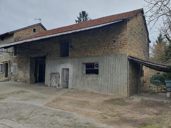 Granger à rénover sur Annoisin Chatelans, à 5mn de Crémieu sur terrain de 549 m²