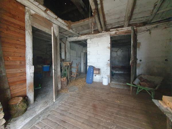 Granger à rénover sur Annoisin Chatelans, à 5mn de Crémieu sur terrain de 549 m²