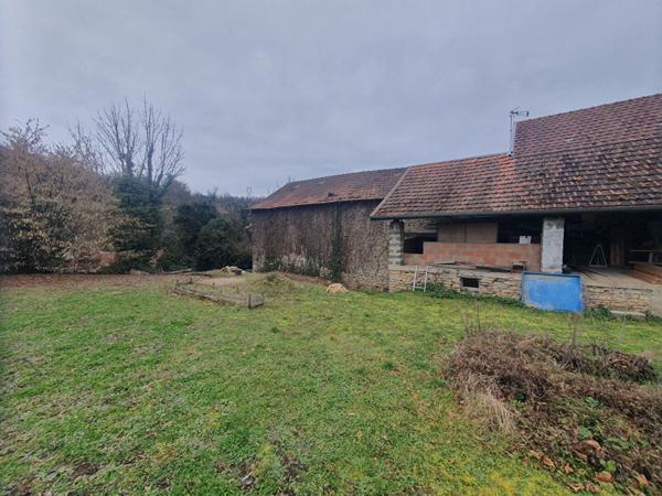Granger à rénover sur Annoisin Chatelans, à 5mn de Crémieu sur terrain de 549 m²