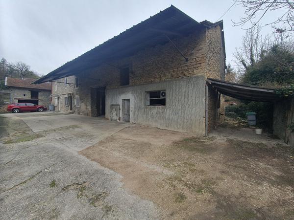 Granger à rénover sur Annoisin Chatelans, à 5mn de Crémieu sur terrain de 549 m²