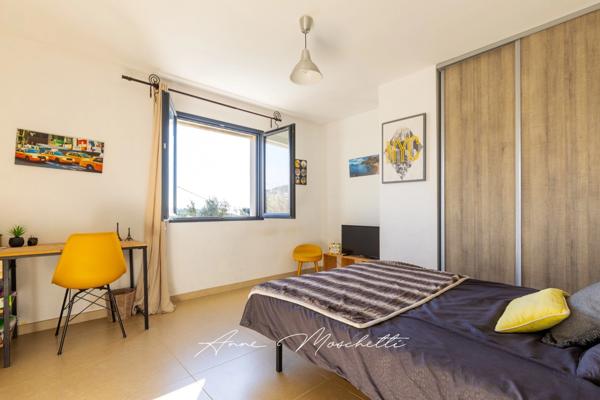 Bastide de 160 m² sur un terrain de 840 m² - 5 chambres à Ceyreste (13600)