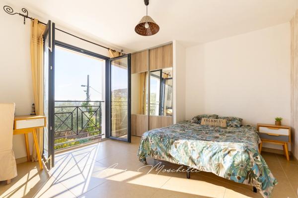 Bastide de 160 m² sur un terrain de 840 m² - 5 chambres à Ceyreste (13600)