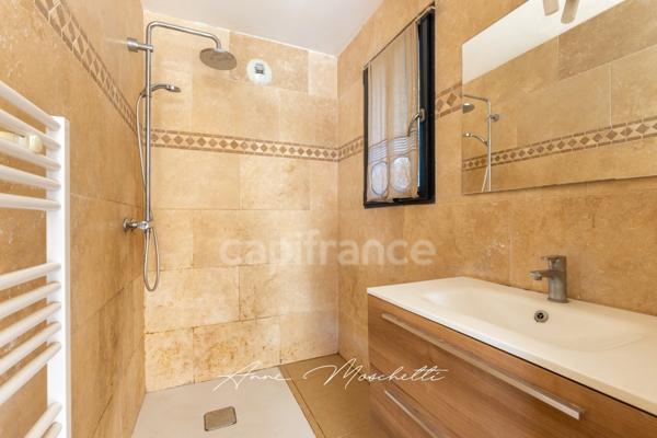 Bastide de 160 m² sur un terrain de 840 m² - 5 chambres à Ceyreste (13600)