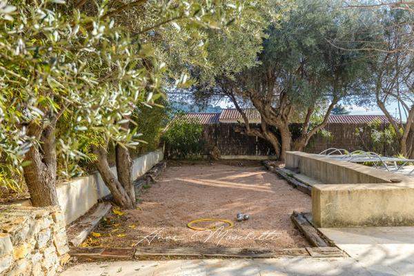 Bastide de 160 m² sur un terrain de 840 m² - 5 chambres à Ceyreste (13600)