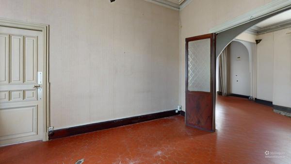 Appartement T5 + GARAGE - Rue Voltaire - Immeuble Ancien