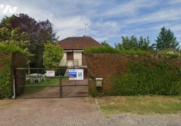 Pavillon comprenant entrée, séjour avec cheminée, cuisine, sdb, wc, 2 chambres sur sous sol