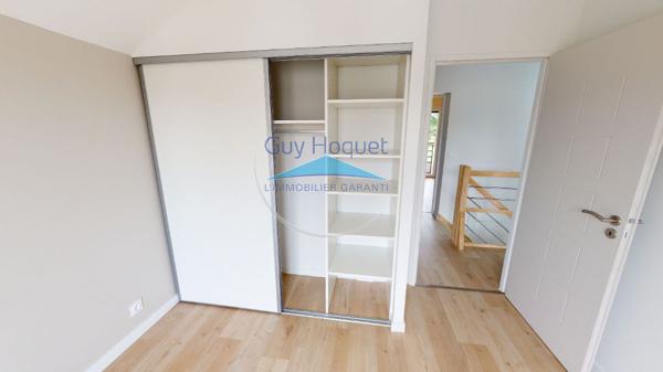 Maison à louer de 5 pièces à Siros, France