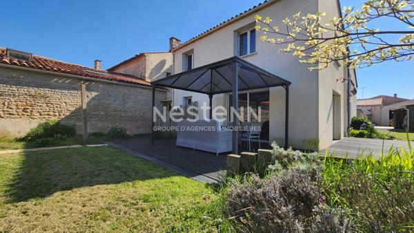Maison en pierre rénovée - 4 chambres, four à pain, terrain 1 645 m² -30 min de Niort, 50 min de La Rochelle