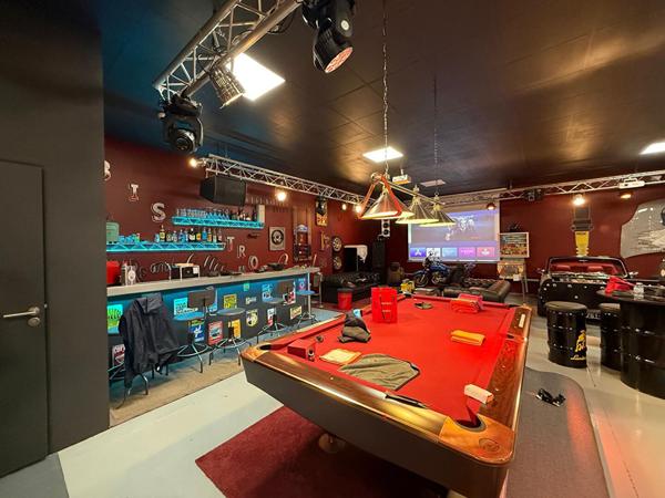 Local commercial VERRIERES LE BUISSON 182 m²