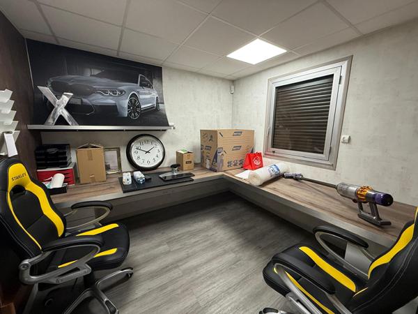 Local commercial VERRIERES LE BUISSON 182 m²