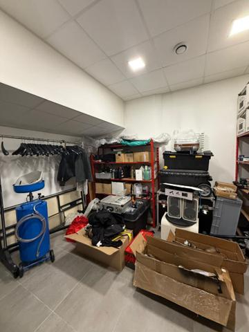 Local commercial VERRIERES LE BUISSON 182 m²