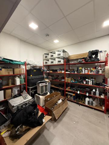 Local commercial VERRIERES LE BUISSON 182 m²