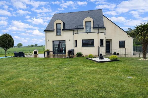 MAISON CONTEMPORAINE DE 146 M2, 4 CHAMBRES, SUR 3470 M2 DE TERRAIN