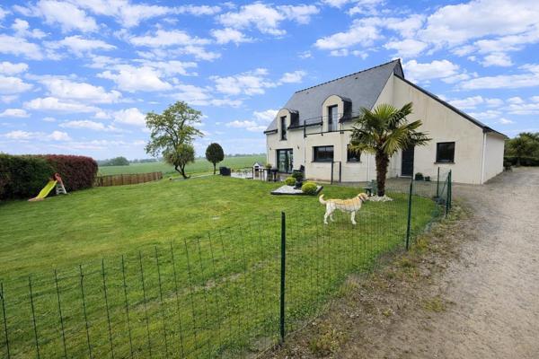 MAISON CONTEMPORAINE DE 146 M2, 4 CHAMBRES, SUR 3470 M2 DE TERRAIN
