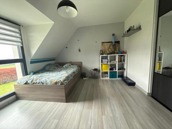 MAISON CONTEMPORAINE DE 146 M2, 4 CHAMBRES, SUR 3470 M2 DE TERRAIN