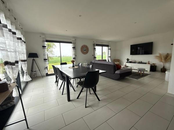 MAISON CONTEMPORAINE DE 146 M2, 4 CHAMBRES, SUR 3470 M2 DE TERRAIN