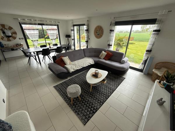 MAISON CONTEMPORAINE DE 146 M2, 4 CHAMBRES, SUR 3470 M2 DE TERRAIN